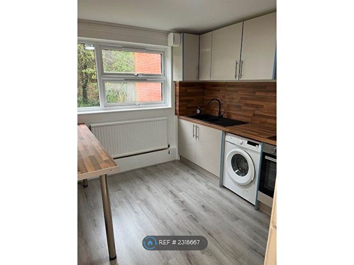 2 Bedroom Flat To Rent In Summers Close, Wembley, HA9