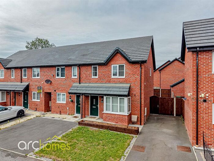 3 Bedroom Semi-Detached House For Sale In Limer Hill, Leigh, WN7