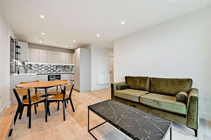 2 Bedroom Apartment To Rent In Aquifer House, Exploration Way, Slough, SL1