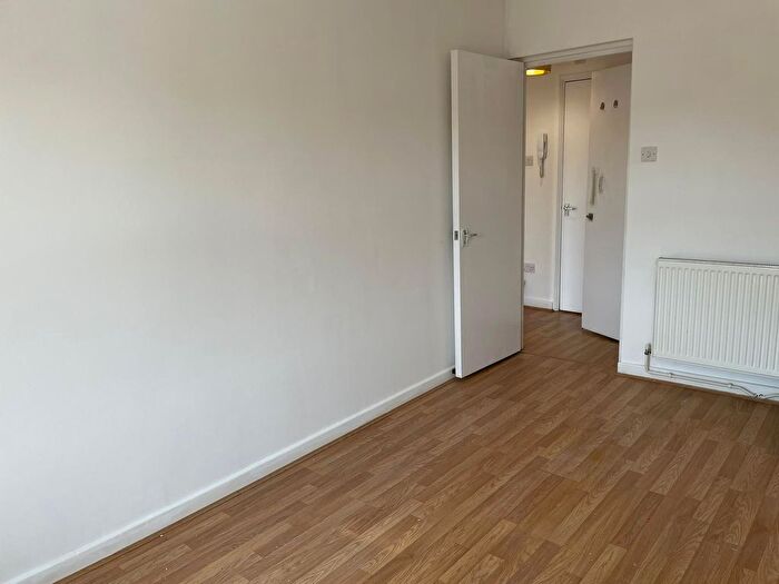1 Bedroom Flat To Rent In High Road, London, N22