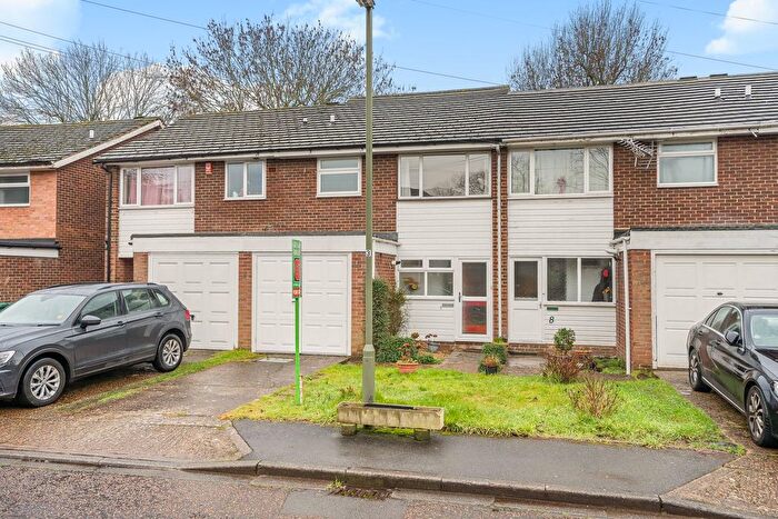 4 Bedroom Terraced House For Sale In Murdoch Close, Staines-Upon-Thames, TW18