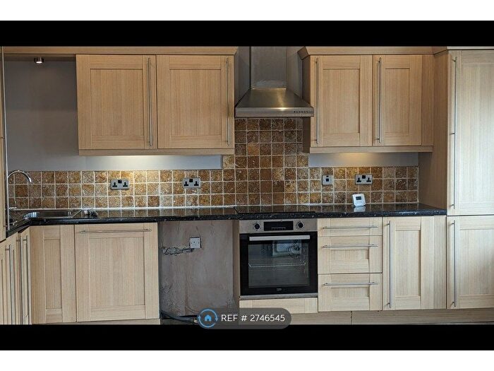 2 Bedroom Flat To Rent In St Catherine's Drive, Colwyn Bay, LL29