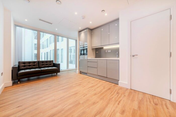 Studio To Rent In Westgate House, West Gate, London, W5