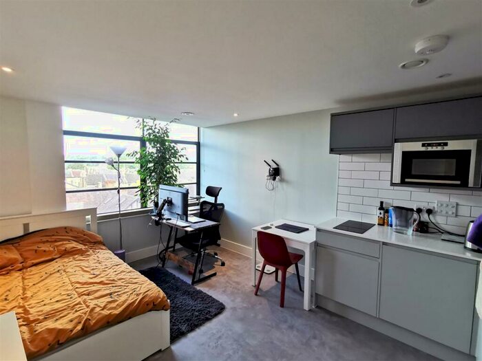 Studio To Rent In Nouveau House, Fyfield Road, Enfield, EN1