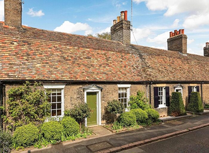 3 Bedroom Terraced House For Sale In Orchard Street, Cambridge, CB1