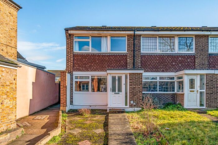 3 Bedroom End Terrace House For Sale In Shelbury Close, Sidcup, DA14