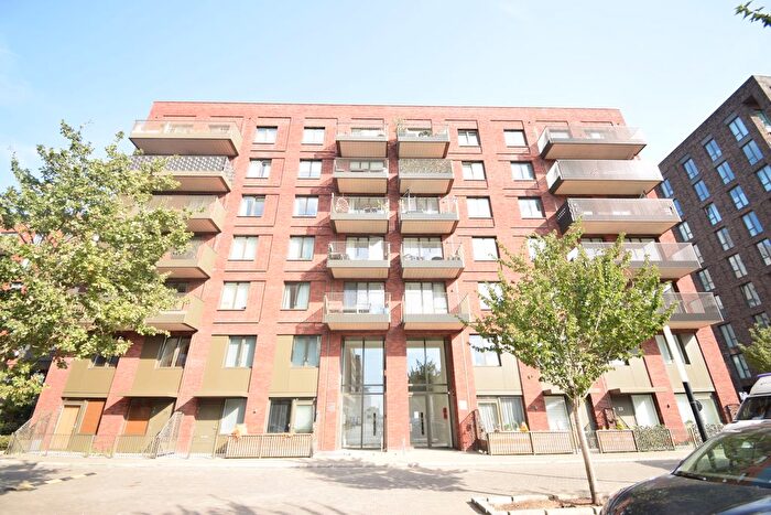2 Bedroom Flat For Sale In Shackleton Way, London, E16