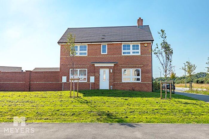 3 Bedroom Detached House For Sale In Provence Drive, Bearwood -, BH11