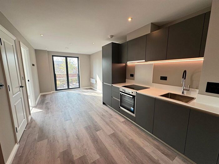 1 Bedroom Flat To Rent In Springwell Gardens, Springwell Road, Leeds, LS12