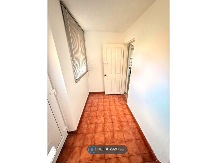 3 Bedroom Terraced House To Rent In Harold Avenue, Doncaster, DN6