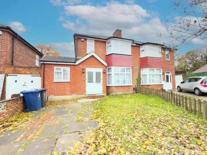 4 Bedroom Semi-Detached House To Rent In Ashness Gardens, Greenford, UB6