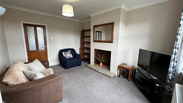 2 Bedroom End Of Terrace House To Rent In Yew Tree Road, Shepley, Huddersfield, HD8