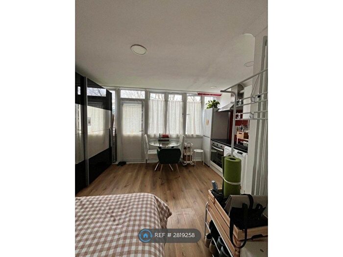 Studio To Rent In Tresham Crescent, London, NW8