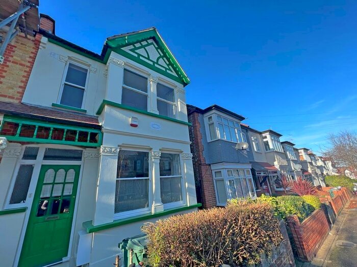 4 Bedroom House To Rent In Woodstock Road, London, E17