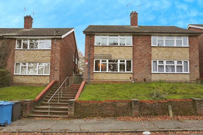 3 Bedroom Semi Detached House For Sale In Lakeside Road, Ipswich, IP2