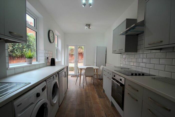 4 Bedroom Terraced House To Rent In Howard Road, Leicester, LE2