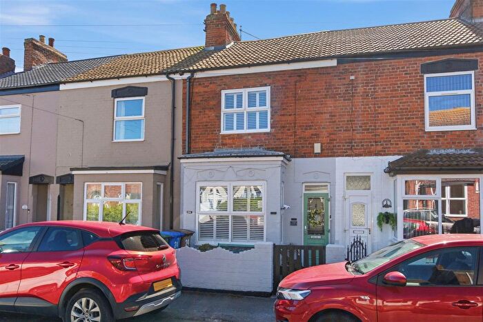 2 Bedroom Terraced House For Sale In Cheverton Avenue, Withernsea, HU19