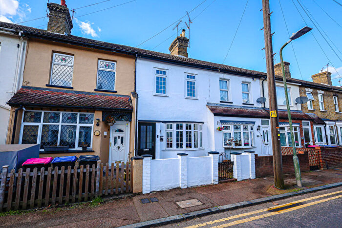 2 Bedroom Terraced House For Sale In Park Street, Westcliff-on-sea, SS0