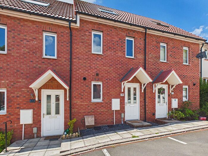 3 Bedroom Terraced House For Sale In Luscombe Close, Paignton, TQ3