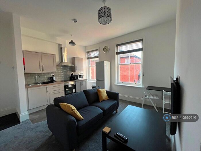 1 Bedroom Flat To Rent In School Street, Barrow-In-Furness, LA14