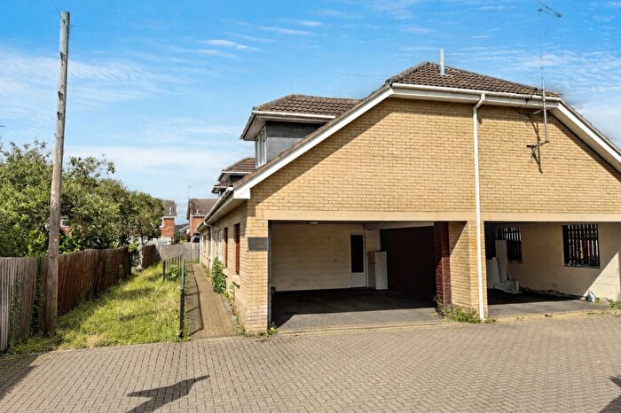 2 Bedroom Flat To Rent In Renson Close, Peterborough, PE4