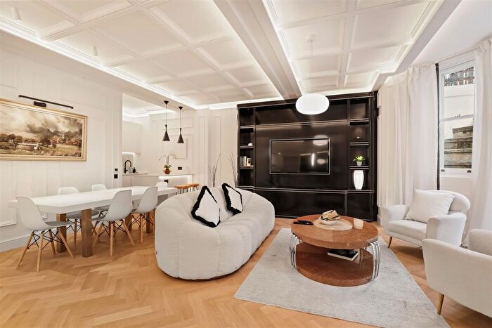 2 Bedroom Flat To Rent In Ennismore Gardens, London, SW7