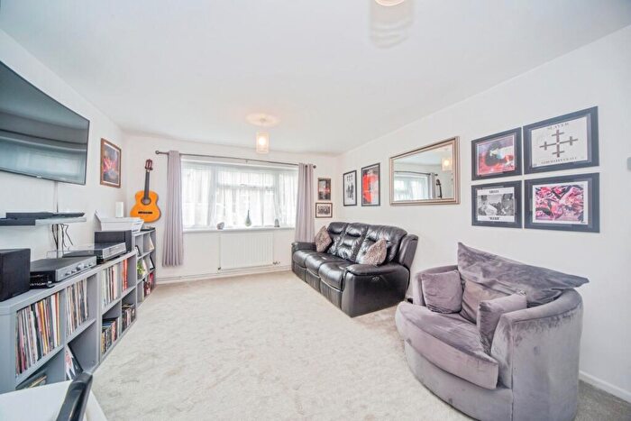 2 Bedroom Flat For Sale In Aberdeen Road, Southampton, Hampshire, SO17