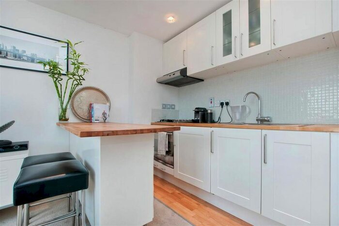 1 Bedroom Flat To Rent In Eccleston Square, Pimlico, London, SW1V