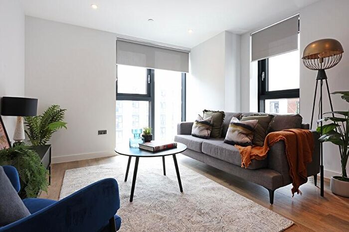 2 Bedroom Flat To Rent In Castle Park View, Castle Street, , Bristol, BS2