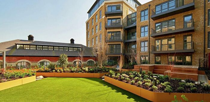 1 Bedroom Flat To Rent In Yorke House, London, KT1