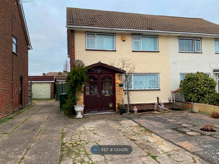 3 Bedroom Semi-Detached House To Rent In Hannibal Road, Stanwell, Staines TW19