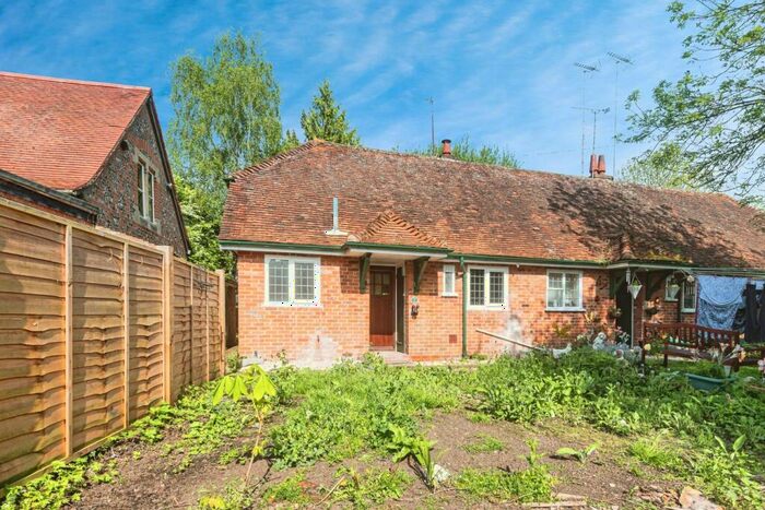 1 Bedroom Bungalow For Sale In Bradfield, Reading, RG7