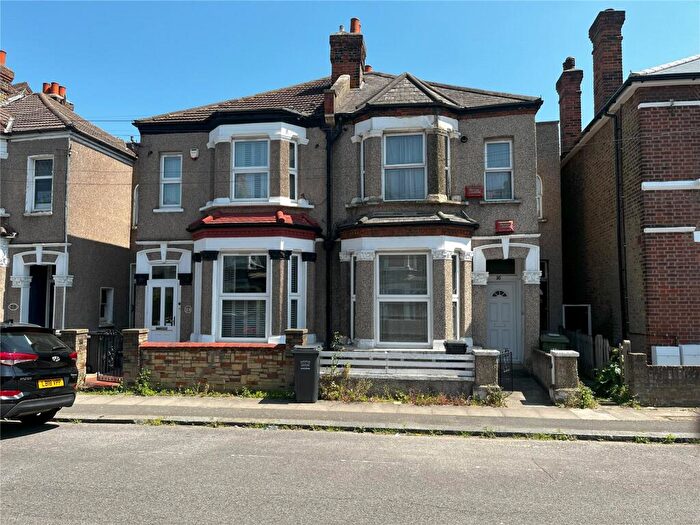 2 Bedroom Duplex For Sale In Nelgarde Road, London, SE6