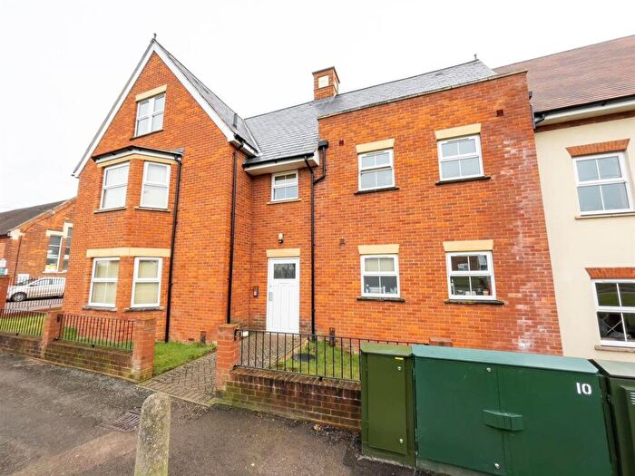 2 Bedroom Flat To Rent In Vicarage Hill, Flitwick, MK45