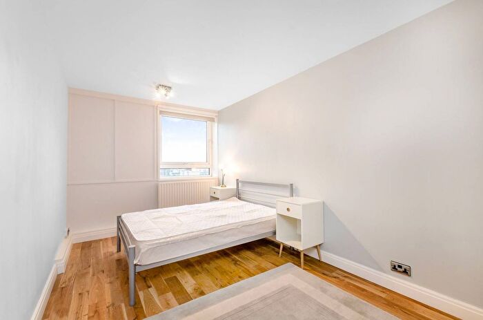 2 Bedroom Flat To Rent In Bowsprit Point, Canary Wharf, London, E14