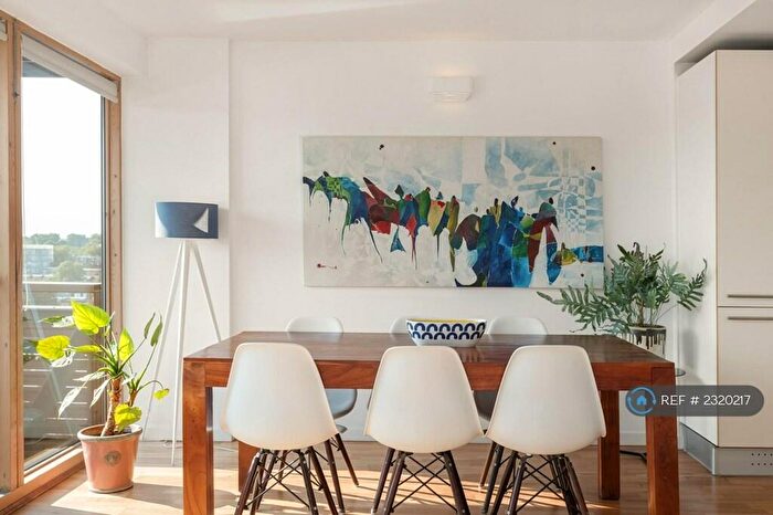 1 Bedroom Flat To Rent In Gainsborough Studios West, London, N1