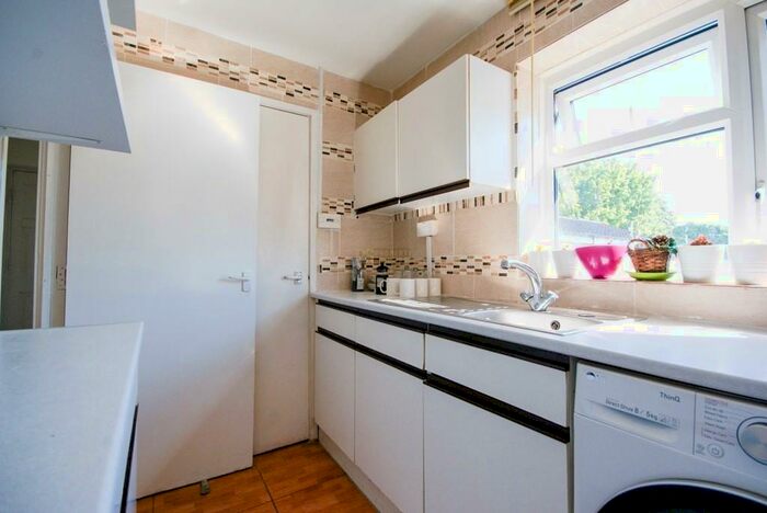 2 Bedroom Flat To Rent In Leasow Drive - Student Property, B15