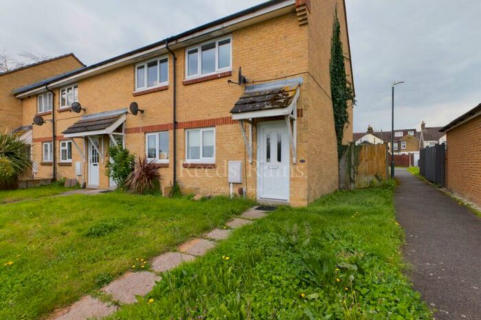 2 Bedroom Terraced House To Rent In Watts Close, Snodland, Kent, ME6