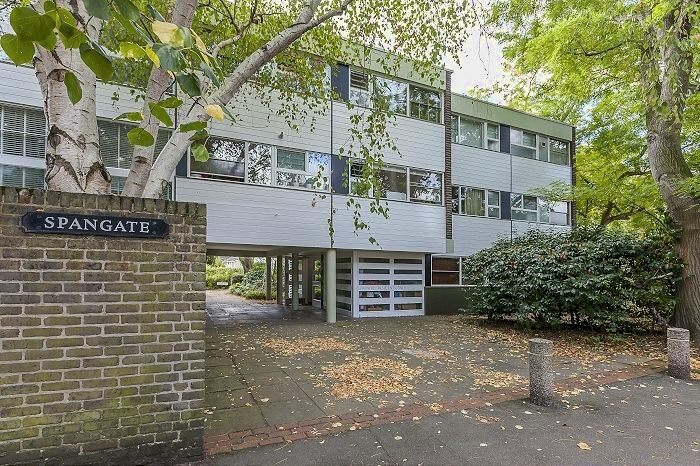 3 Bedroom Flat To Rent In Blackheath Park, London, SE3