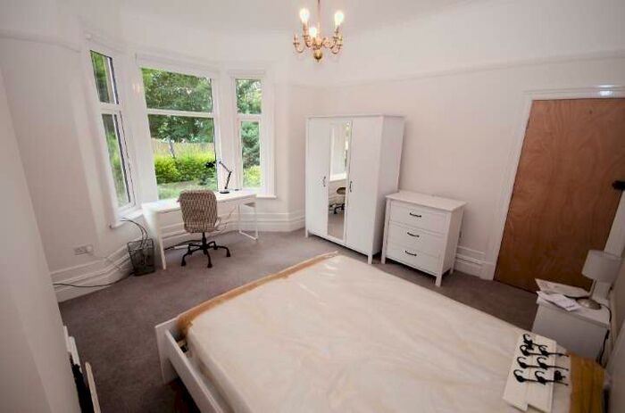 7 Bedroom Semi-Detached House To Rent In 128 Oxford Road, Oxford Road, Bristol, SK11