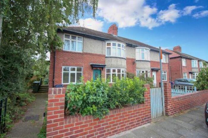 2 Bedroom Flat To Rent In Ferndene Grove, High Heaton, Newcastle Upon Tyne, NE7