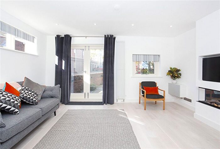 1 Bedroom Flat To Rent In St. Andrewgate, York, North Yorkshire, YO1