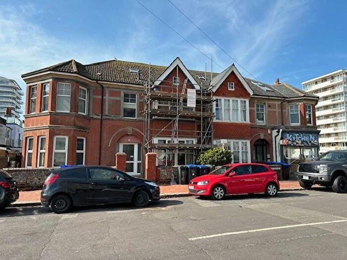 1 Bedroom Flat To Rent In Esplanade Court, The Esplanade, Worthing, BN11
