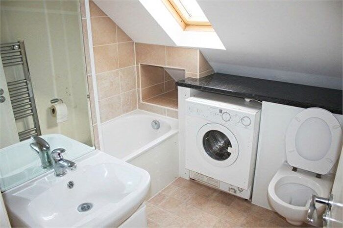 1 Bedroom Flat To Rent In Kenton Road, Harrow, HA3