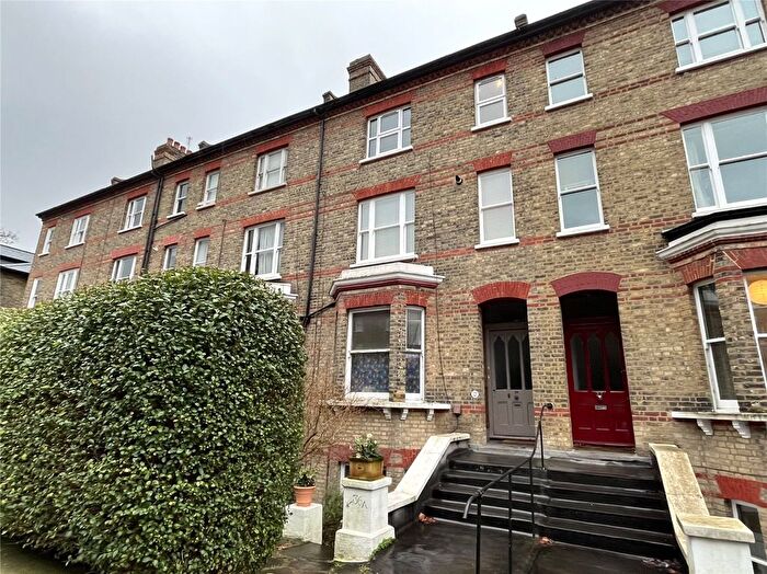 1 Bedroom Flat To Rent In Grange Park, Ealing, London, W5