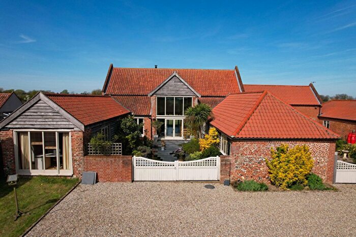 5 Bedroom Barn Conversion For Sale In Ringsfield Road, Ilketshall St. Andrew, Beccles, NR34
