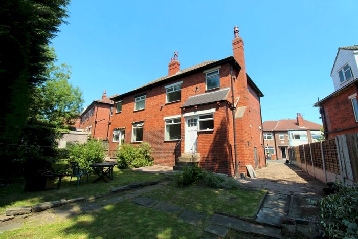 3 Bedroom Semi-Detached House To Rent In Ash Crescent, Headingley, Leeds, LS6