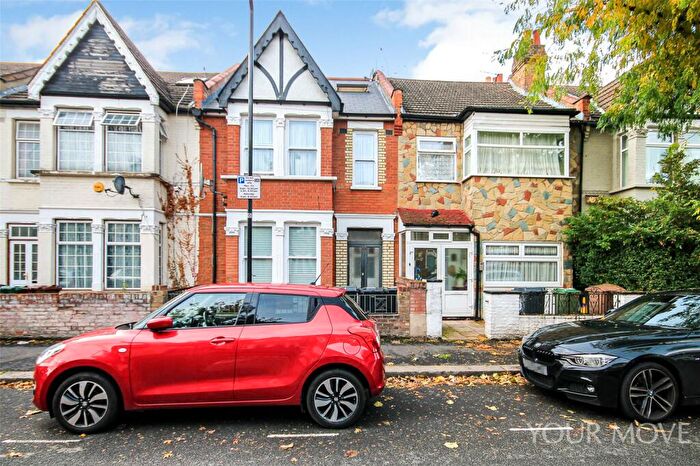 2 Bedroom Flat To Rent In Theobald Road, Walthamstow, E17