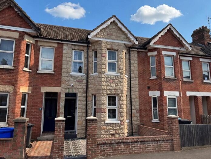 3 Bedroom Terraced House For Sale In St Margarets Road, Heckford Park, BH15