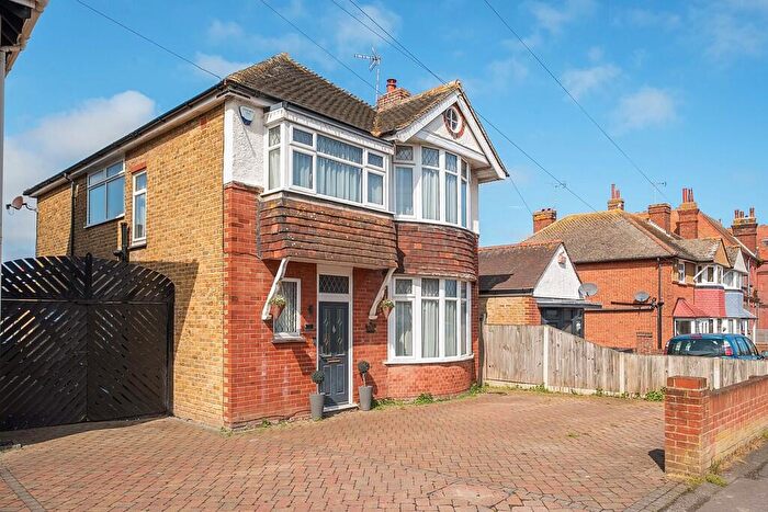 4 Bedroom Detached House For Sale In Hartsdown Road, Margate, CT9